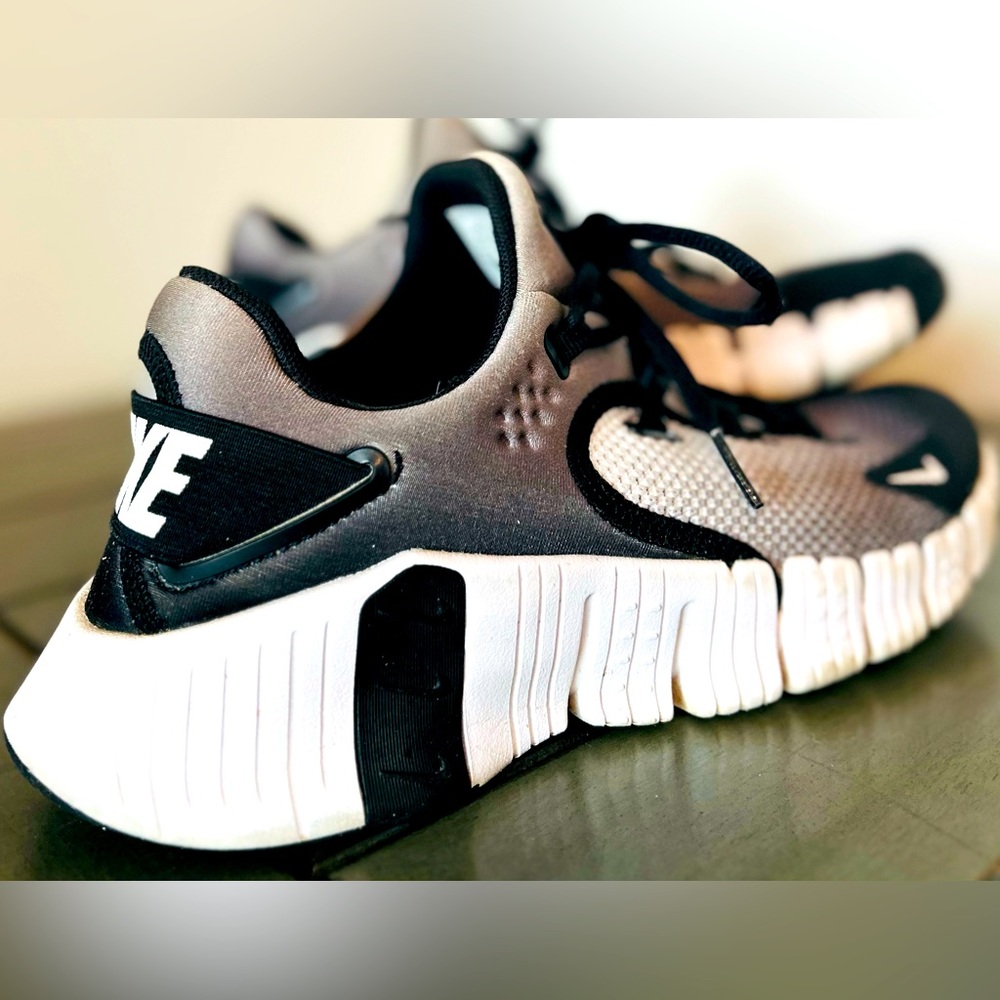 Women’s Nike Metcons 8.5